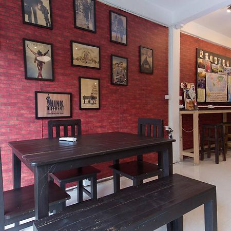 Mana Hostel Bangkok Exteriör bild