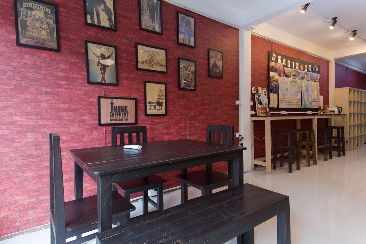 Mana Hostel Bangkok Exteriör bild