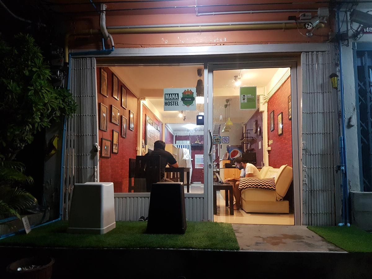 Mana Hostel Bangkok Exteriör bild